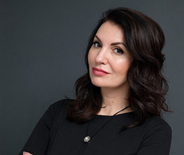 Анна Толстолутская